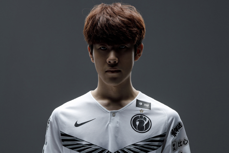 Passion UA 正式签约了 Complexity 的核心选手