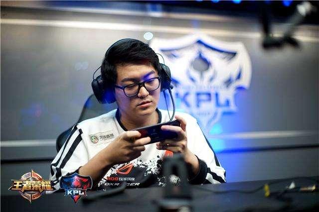 aurora 对阵 Heroic ， B8 对阵 pain 争夺 PGL Masters 布加勒斯特 2025 季后赛名额